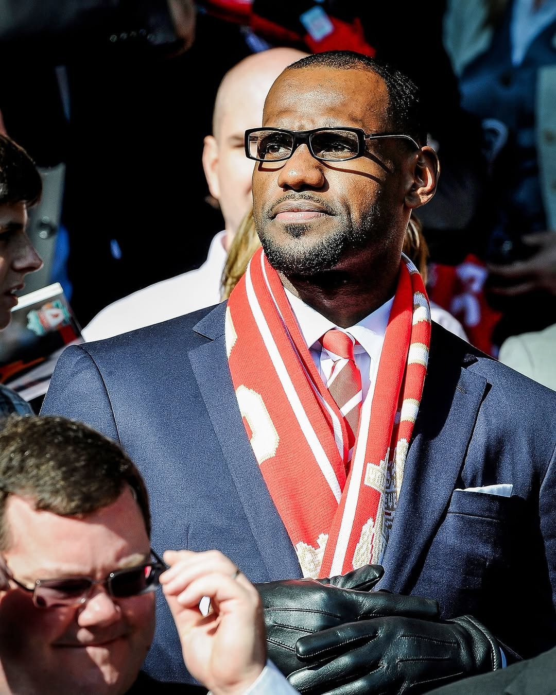 詹姆斯在利物浦比赛中重要助攻，败北引发热议！